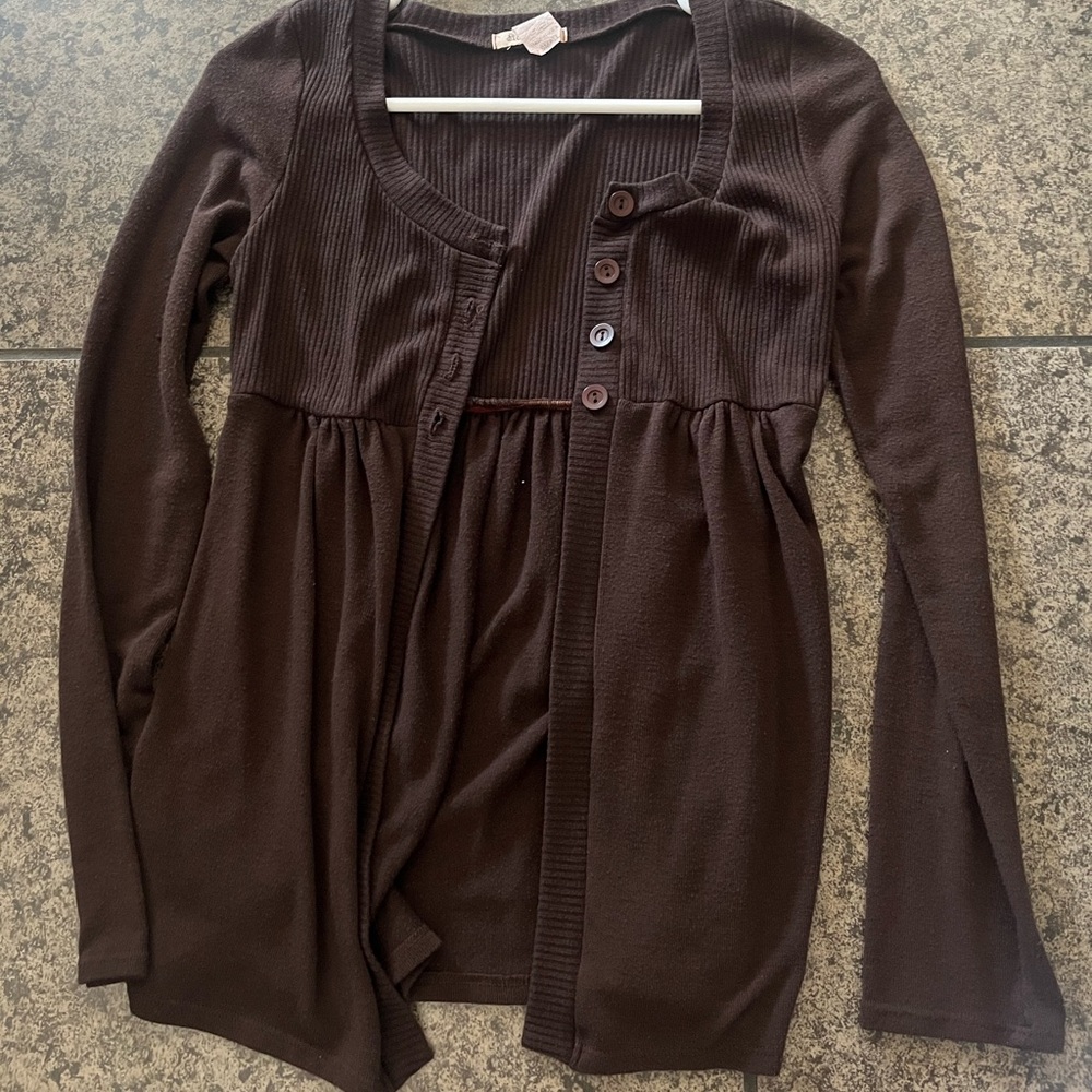 brown long sleeve with buttons and ribbed top